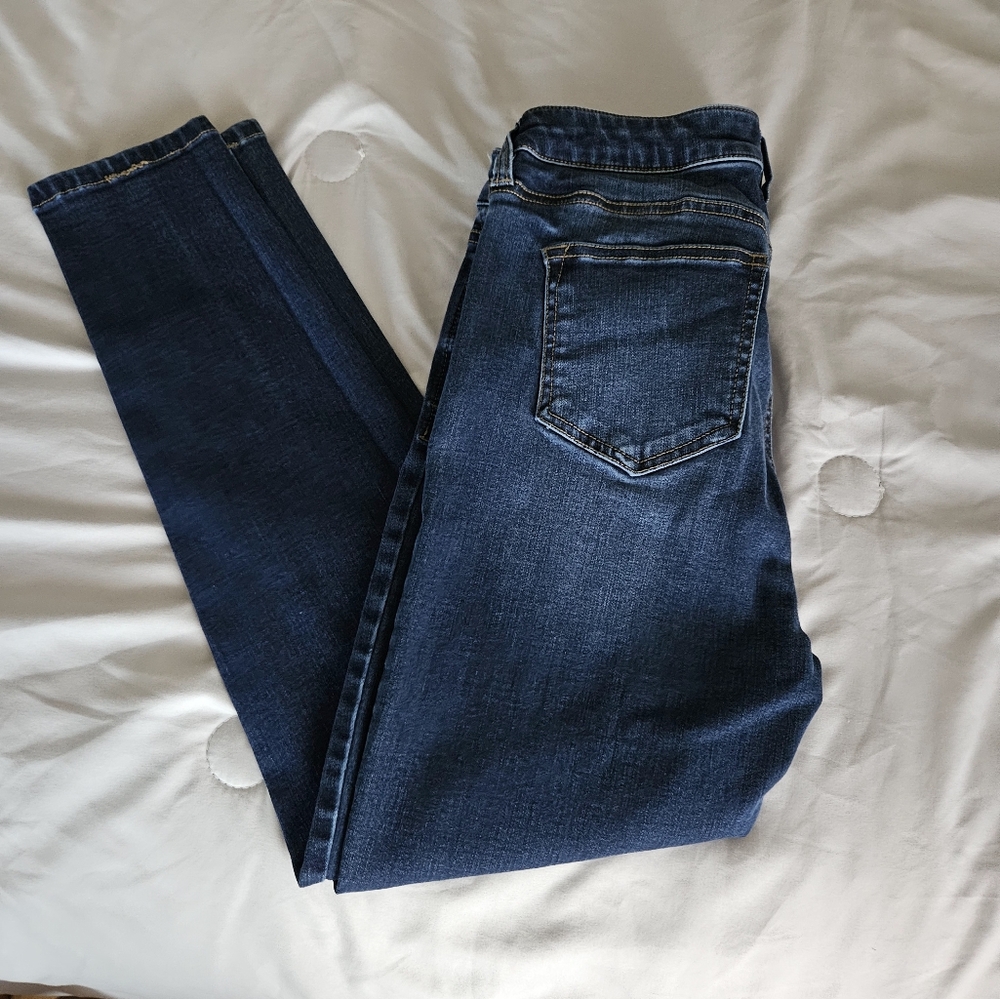 Celebrity Pink Crop Skinny jeans. Size 9/29